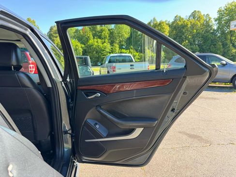 Used 2010 Cadillac CTS Luxury RWD image 17