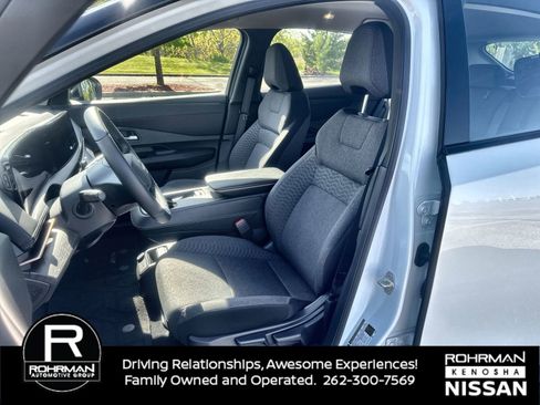 Used 2023 Nissan Ariya FWD image 11
