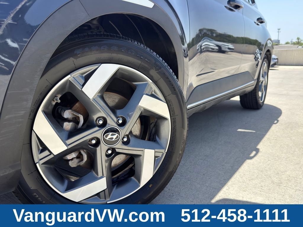 Used 2022 Hyundai Venue Limited FWD image 4