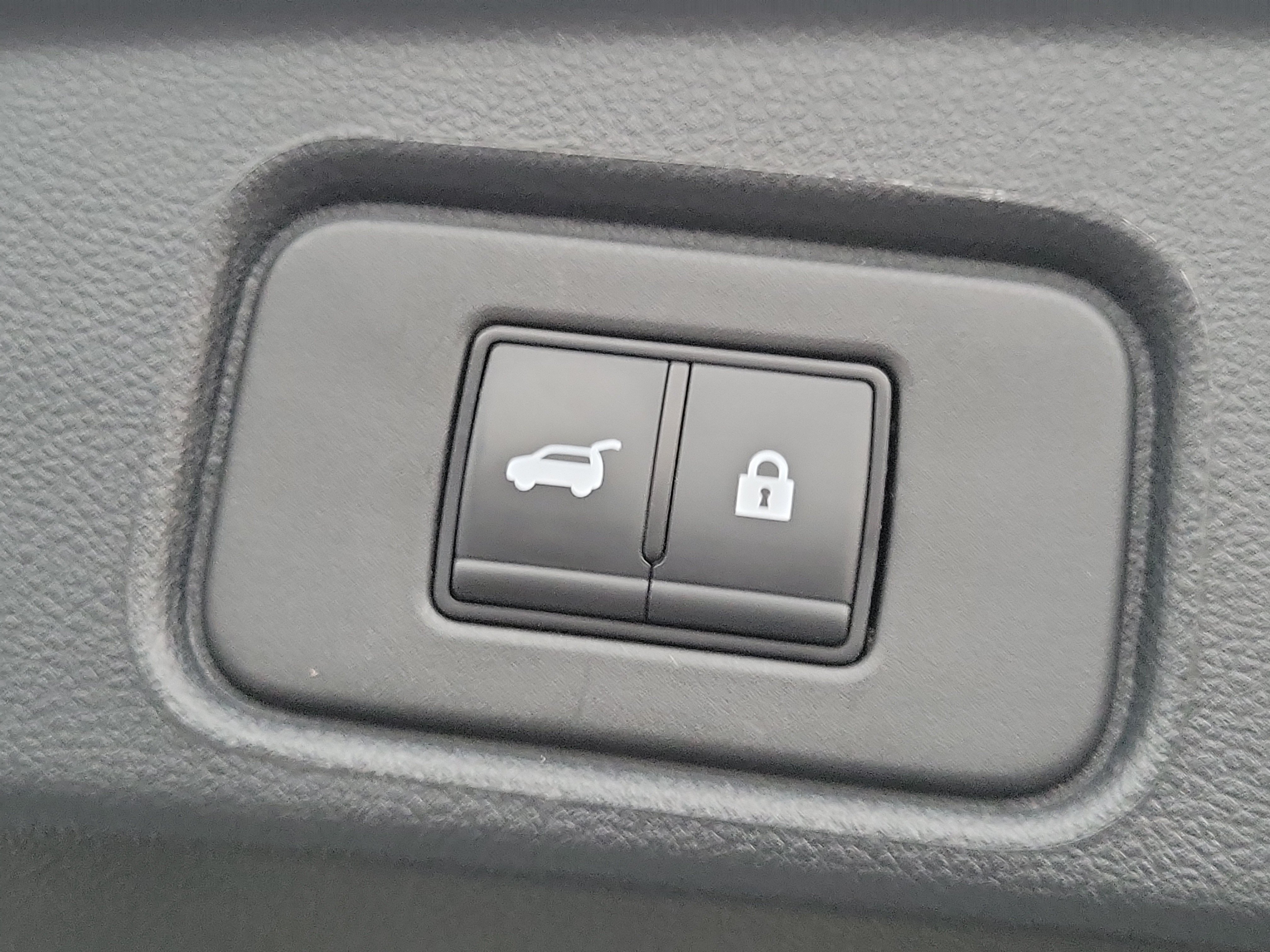 Used 2025 Nissan Pathfinder SL AWD/4WD image 10