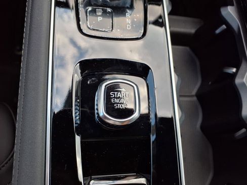 New 2026 Volvo XC90 B5 Plus w/ Protection Package Premier image 19