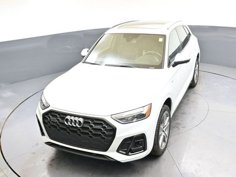 Certified 2025 Audi Q5 2.0T Premium w/ Convenience Plus Package image 36