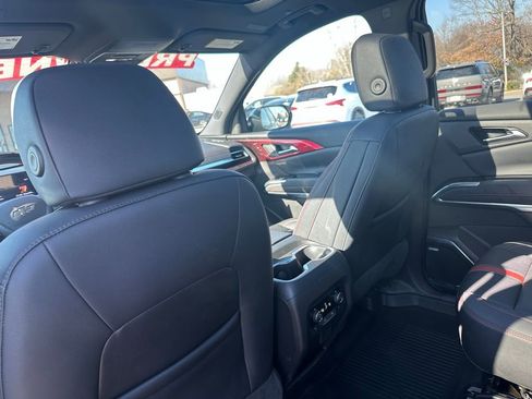 Used 2025 Chevrolet Traverse RS w/ LPO, Floor Liner Package image 19