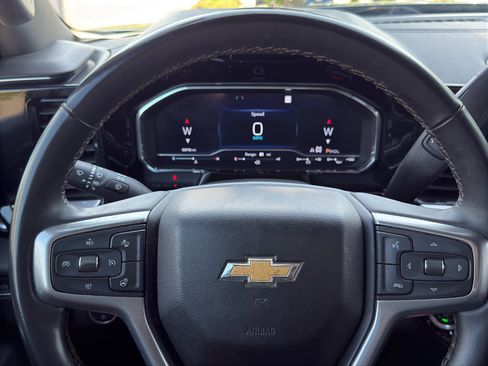 Used 2023 Chevrolet Silverado 1500 LT w/ Z71 Off-Road Package AWD/4WD image 20
