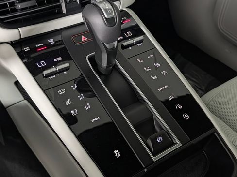 New 2026 Porsche Macan AWD/4WD image 31