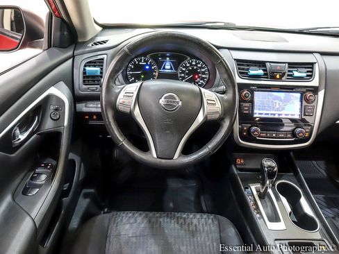 Used 2018 Nissan Altima 2.5 SV w/ 2.5 SV Technology Package image 18
