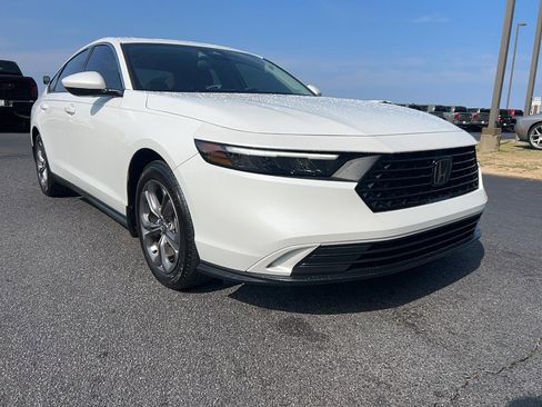 Used 2024 Honda Accord EX image 3