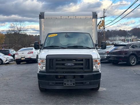 Used 2021 Ford E-350 and Econoline 350 Super Duty image 8