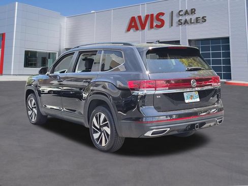 Used 2025 Volkswagen Atlas SE FWD image 9