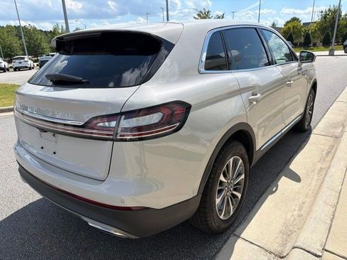 Used 2023 Lincoln Nautilus Reserve AWD/4WD image 5