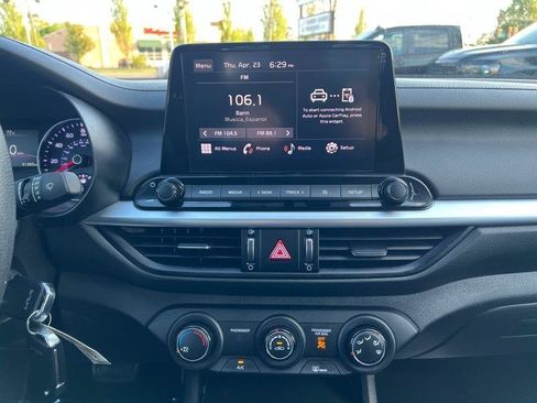 Used 2023 Kia Forte LXS w/ LXS Technology Package FWD image 12