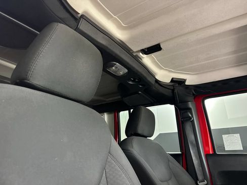 Used 2017 Jeep Wrangler Unlimited Sport w/ Quick Order Package 24S AWD/4WD image 16