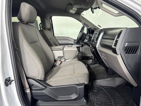 Used 2017 Ford F250 XLT AWD/4WD image 4