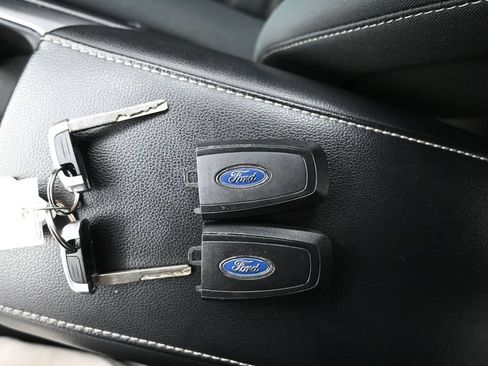 Used 2020 Ford Fusion SE FWD image 4