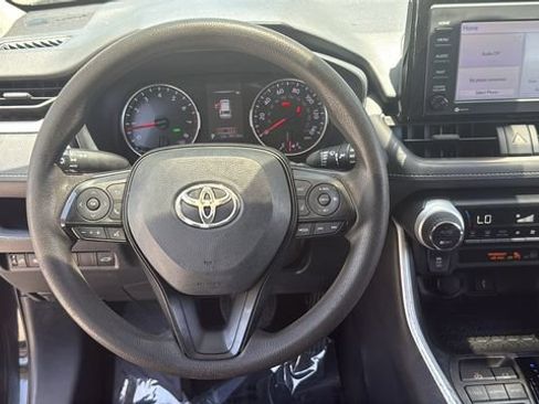 Used 2022 Toyota RAV4 XLE w/ Convenience Package FWD image 20