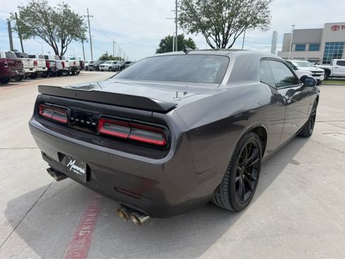 Used 2016 Dodge Challenger R/T Plus image 4