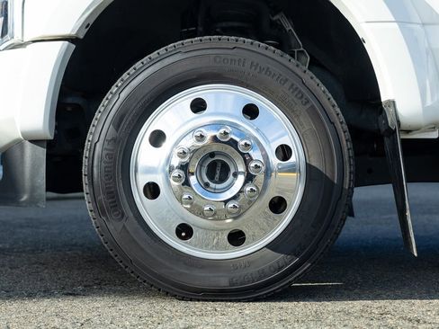 Used 2022 Ford F450 Platinum w/ FX4 Off-Road Package image 11