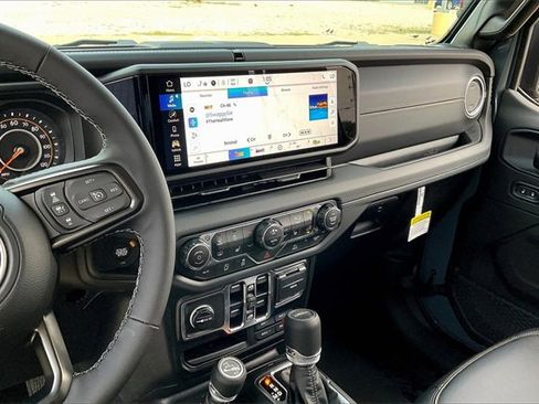 New 2025 Jeep Gladiator Sport image 7