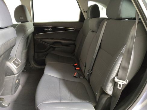Used 2020 Kia Sorento L FWD image 18