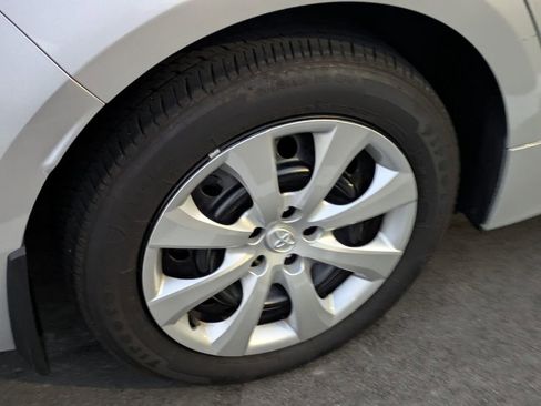 Used 2025 Toyota Corolla LE FWD image 9