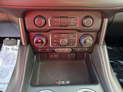 Certified 2022 Chevrolet Suburban RST w/ Sport Performance Package image 23