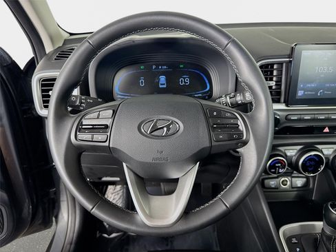 Certified 2025 Hyundai Venue SEL FWD image 12