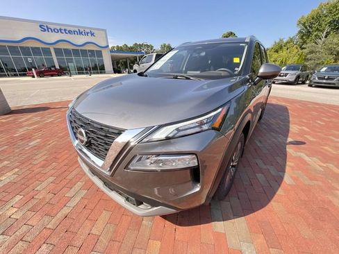Used 2022 Nissan Rogue SV w/ SV Premium Package AWD/4WD image 25