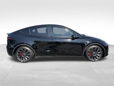 Used 2024 Tesla Model Y Performance AWD/4WD image 4