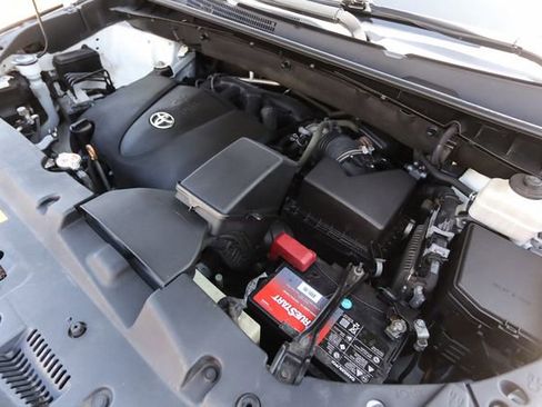 Used 2017 Toyota Highlander XLE image 47