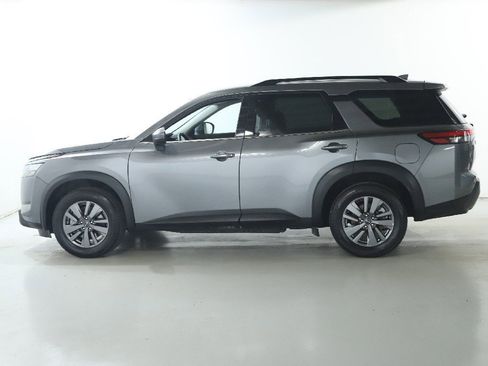 Used 2025 Nissan Pathfinder SV image 41