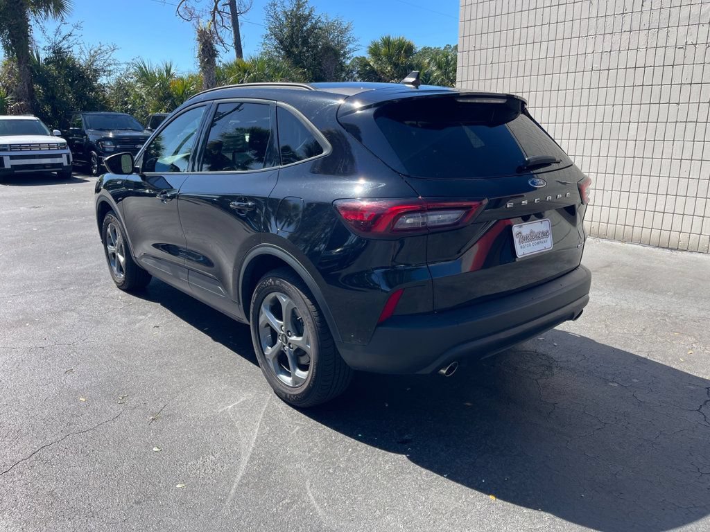 Used 2025 Ford Escape ST-Line Select AWD/4WD image 3