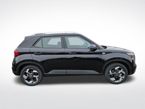 Used 2026 Hyundai Venue SEL FWD image 2