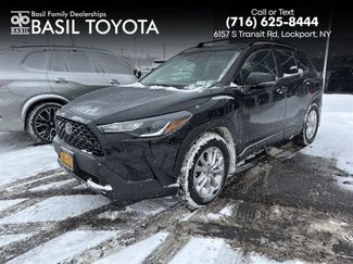 Used 2023 Toyota Corolla Cross LE video 1