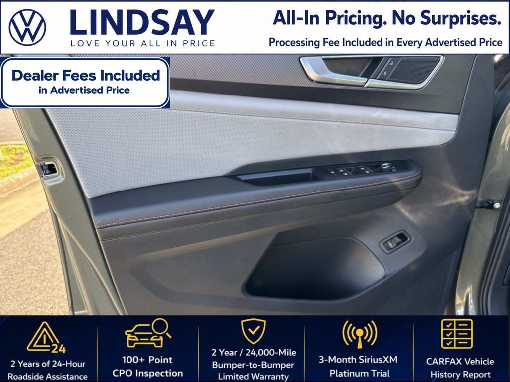 Used 2025 Volkswagen Atlas Peak Edition SE AWD/4WD image 10
