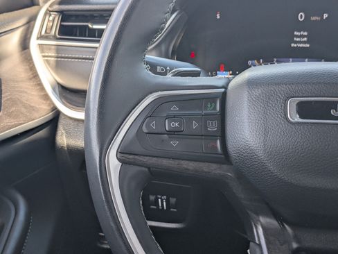 Used 2024 Jeep Grand Cherokee Limited image 22