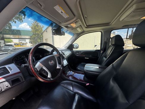 Used 2008 Cadillac Escalade EXT AWD/4WD image 11