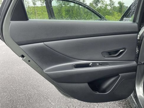 Certified 2025 Hyundai Elantra Sport FWD image 2