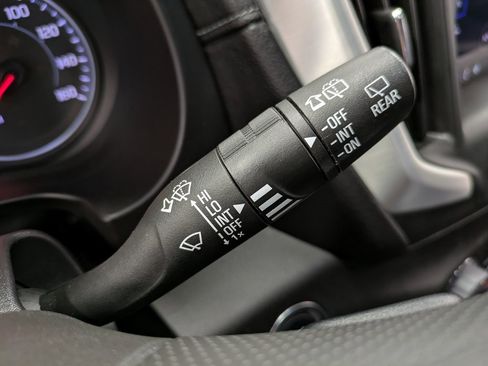 Used 2023 GMC Terrain SLE w/ Driver Convenience Package image 19