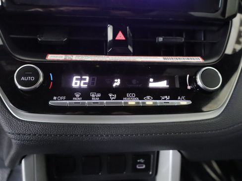Used 2024 Toyota Corolla Cross AWD Hybrid image 14