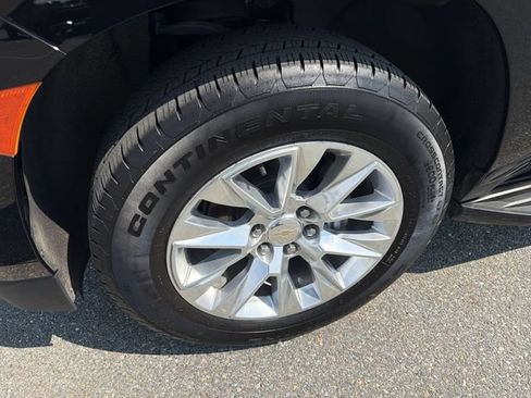 Used 2023 Chevrolet Tahoe Premier w/ Premium Package AWD/4WD image 34