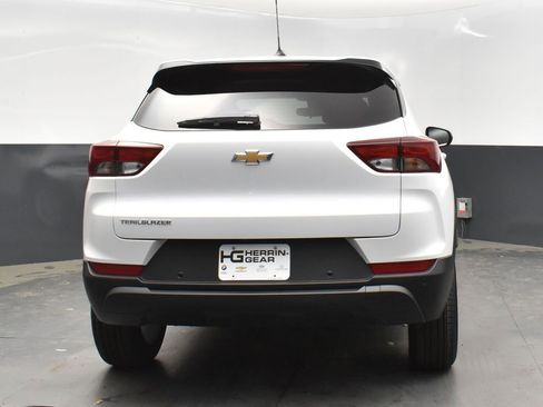Used 2025 Chevrolet TrailBlazer LS w/ LS Convenience Package FWD image 6