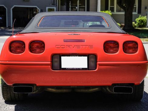 Used 1994 Chevrolet Corvette Convertible RWD image 17