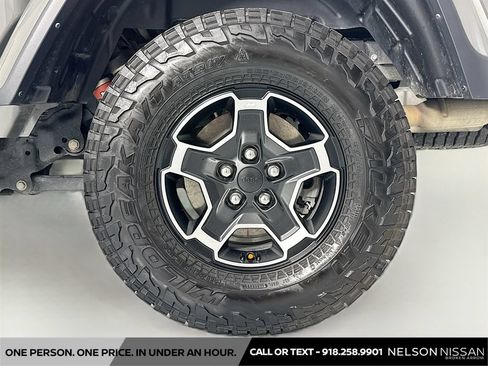 Used 2023 Jeep Gladiator Mojave w/ Cold Weather Group AWD/4WD image 30