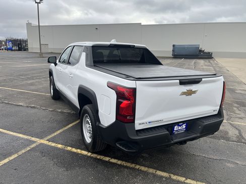 Used 2025 Chevrolet Silverado EV W/T AWD/4WD image 4