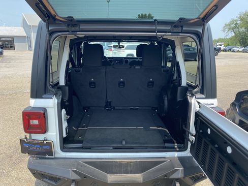 Used 2022 Jeep Wrangler Unlimited Sport AWD/4WD image 33