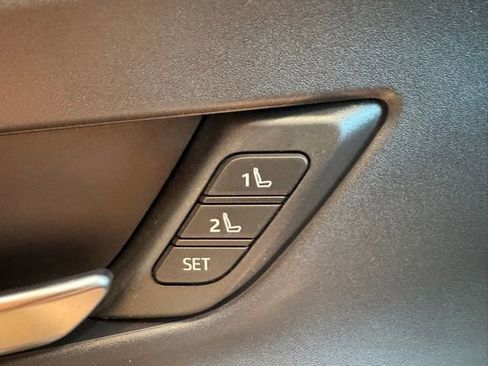 New 2025 Toyota Prius Plug-In Hybrid image 19