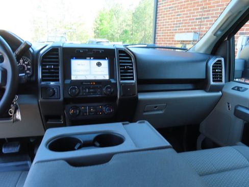 Used 2019 Ford F150 XLT image 25