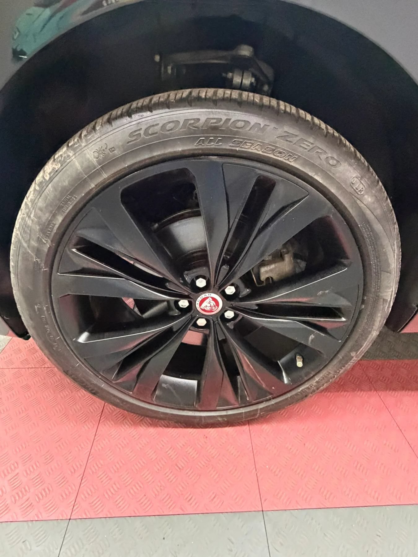 Used 2018 Jaguar F-PACE R-Sport AWD/4WD image 38