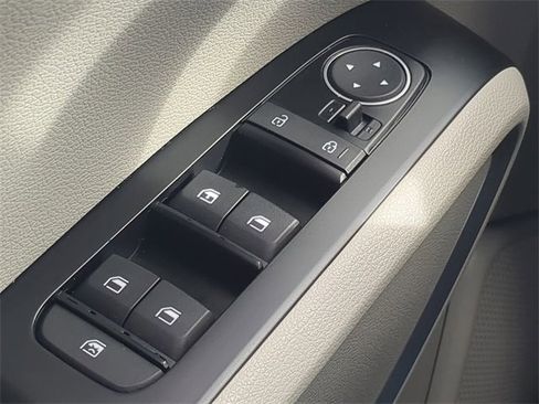 Used 2023 Kia Soul LX w/ LX Technology Package image 23