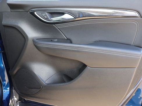 Used 2023 Buick Envision Essence image 9